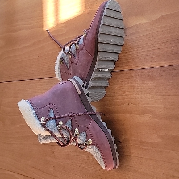 Sorel Sneakchic alpine boots women's size 7.5 - Picture 2 of 6